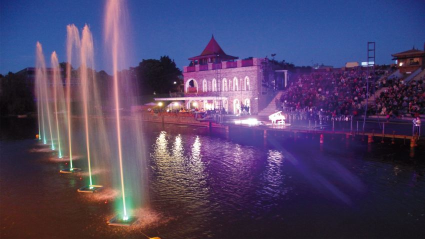 szarvasi_viziszinhaz